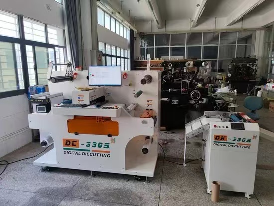 Digital Automatic High Precision Roll Label Die Cutting Machine - Image 2