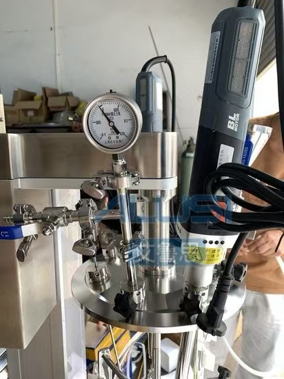5L/10L Lab Cosmetic Glass Reactor Cream Lotion Homogenizing Emulsifier Mixer Laboratory Vacuum Emulsifying Mixer - Image 3